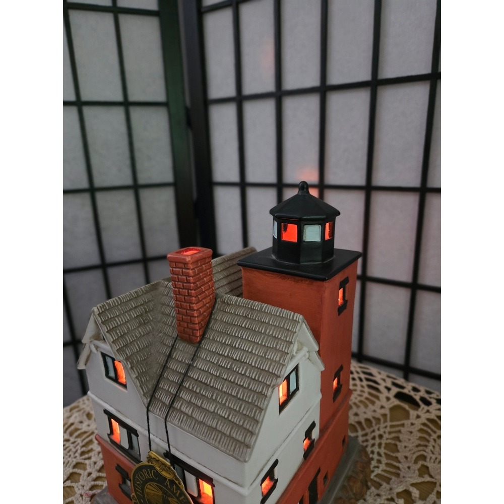 Lefton Round Island Michigan Lighthouse 1895 Figurine Lighted 10969 1996 - Picture 10 of 16